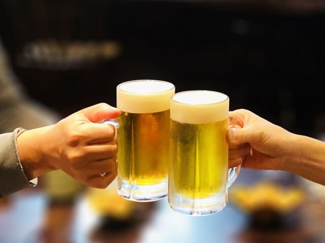 【突発性難聴とアルコールの関係】治療中に飲酒してもいい？